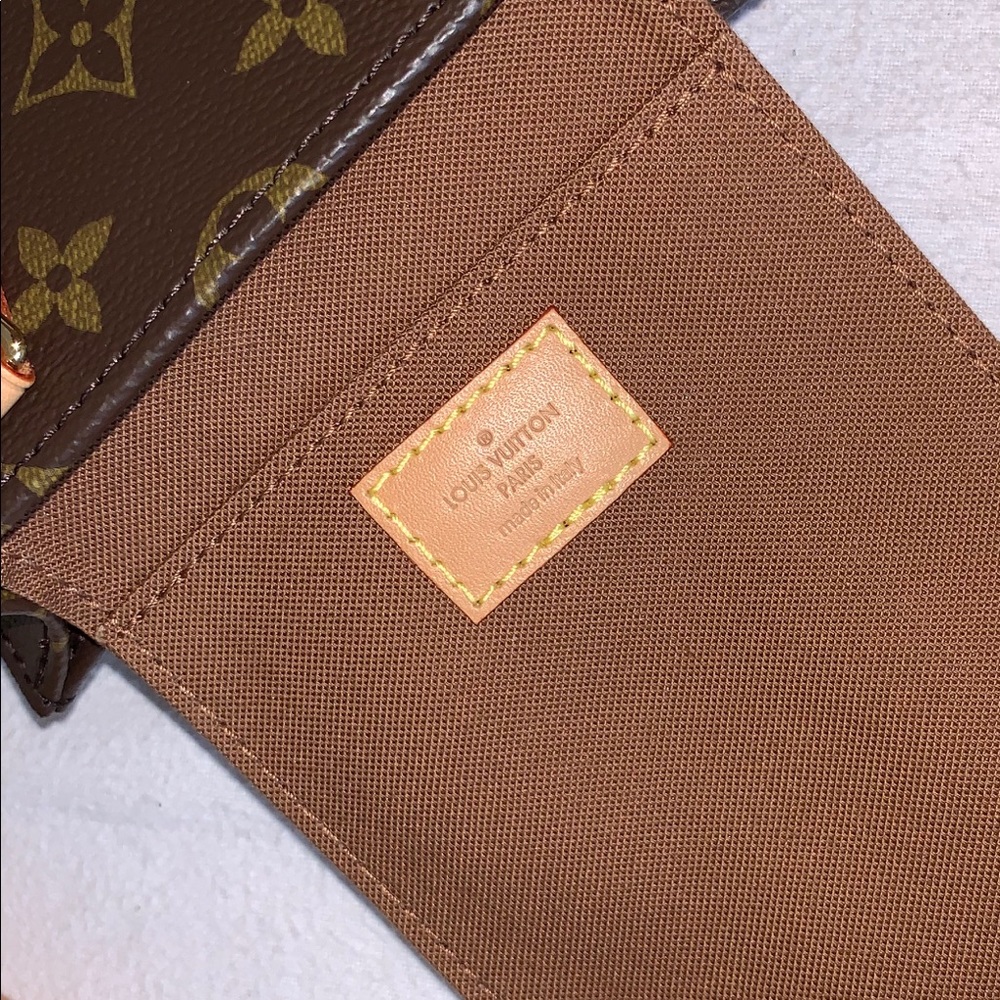 Louis Vuitton Petit Sac Plat Monogram Tote - Picture 11 of 12